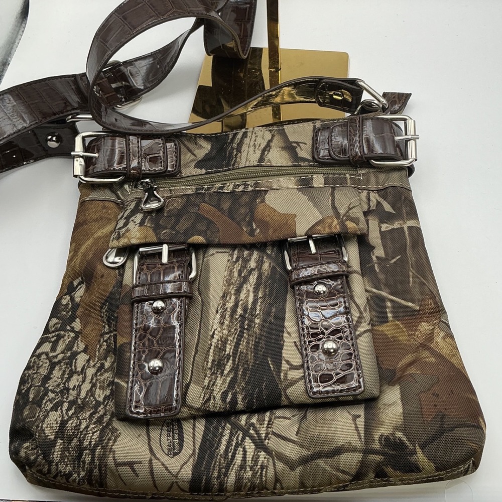 Realtree Hardwoods Camo‎ Crossbody Bag Brown Faux Croc Trim Canvas Messenger